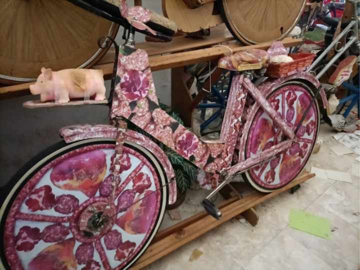 Bici con materiali di riciclo by Franco Mazzali