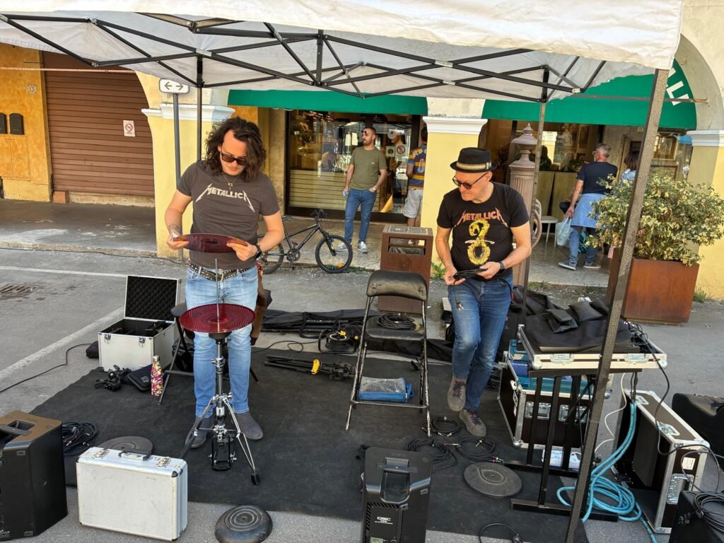 Il duo di chiatarre acustiche 