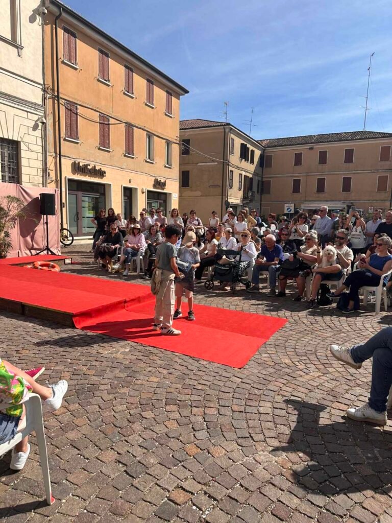 E' il turno di due giovanissimi modelli che indossano le proposte estive de il Monello